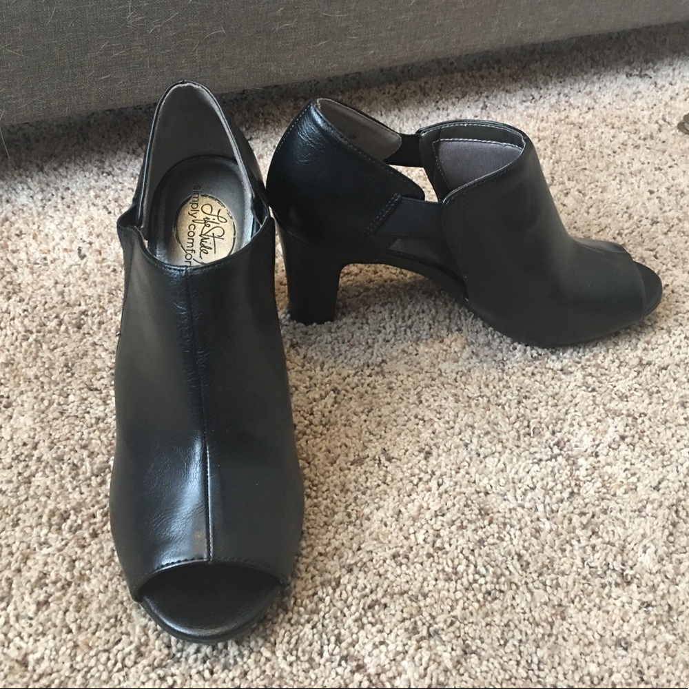 Black open toe - never worn